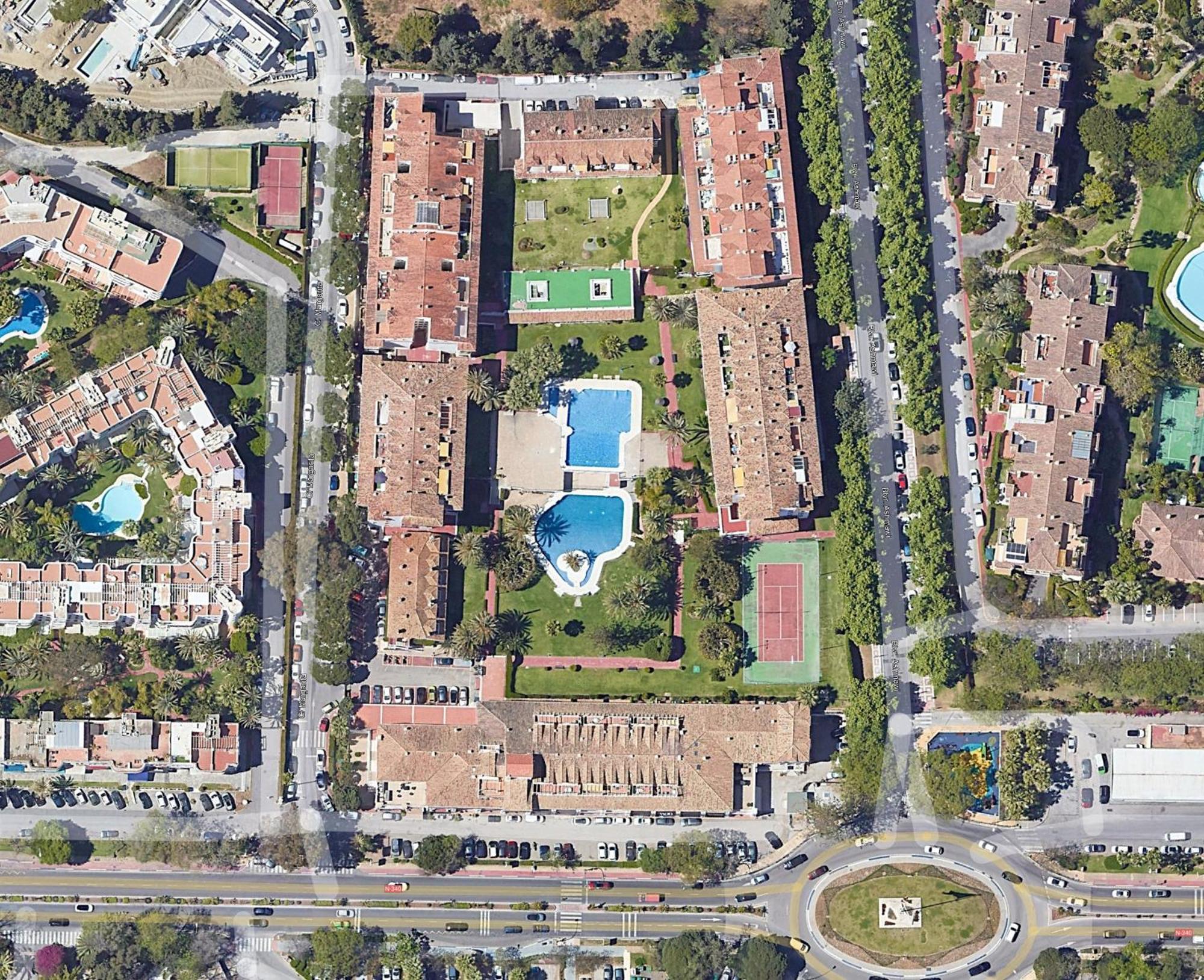 Iron House - Luxury Penthouse With Bathtub * Marbella