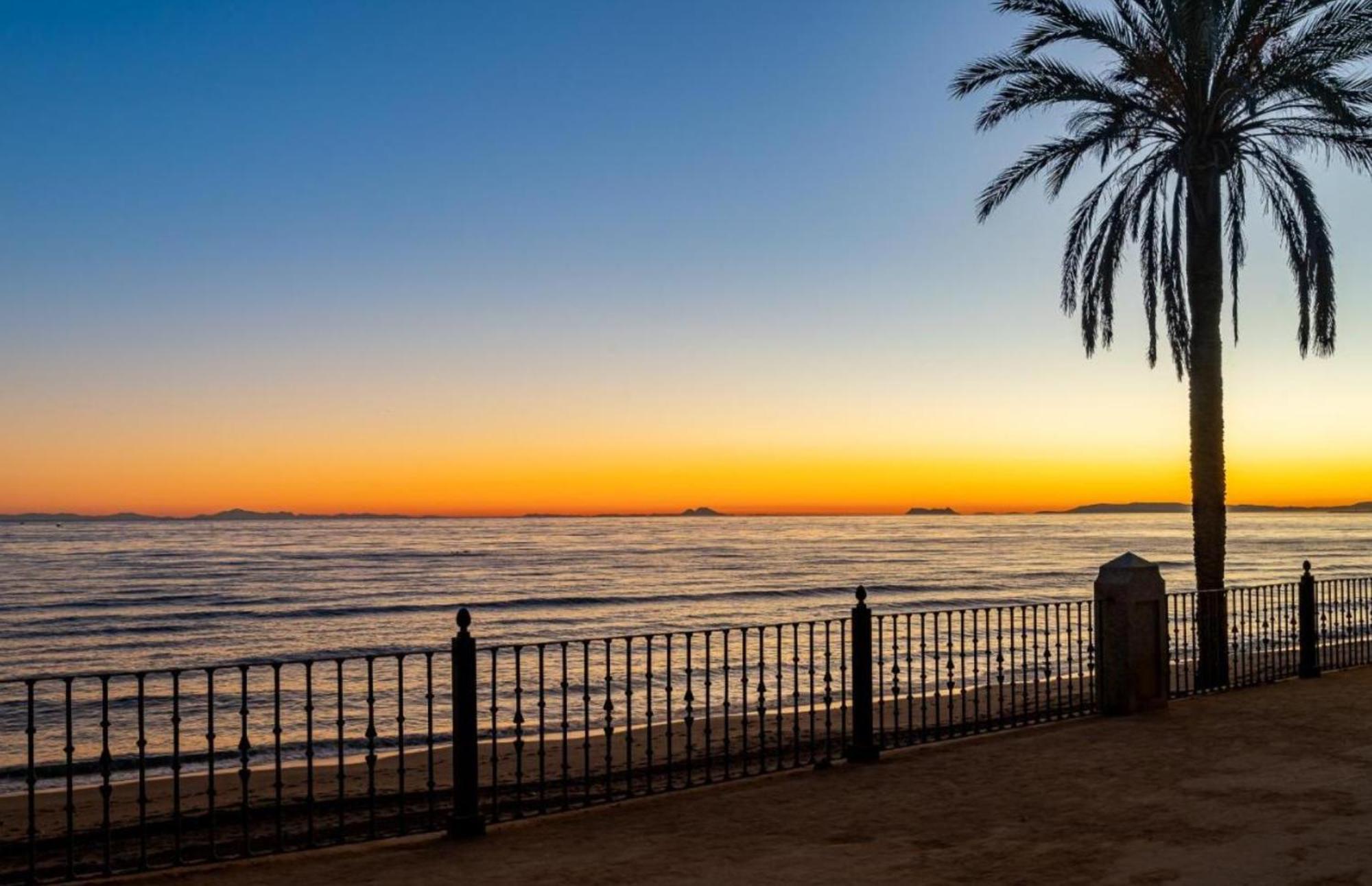 Iron House - Luxury Penthouse With Bathtub Apartment Marbella