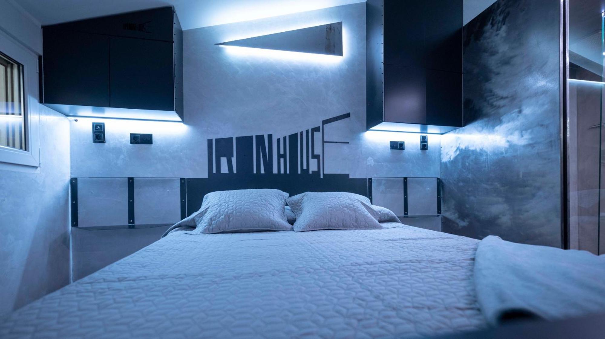 Apartment Iron House - Luxury Penthouse With Bathtub Marbella