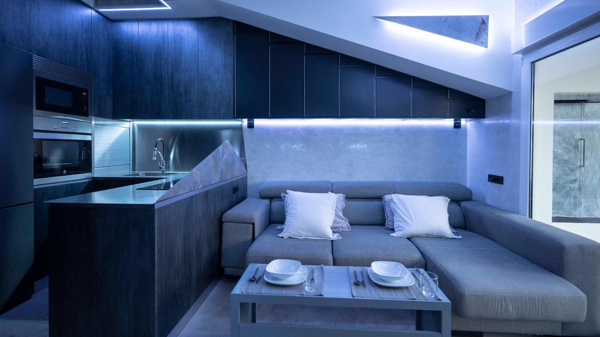 Iron House - Luxury Penthouse With Bathtub *