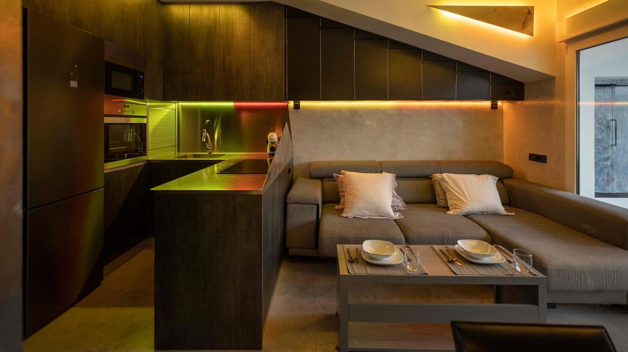 Iron House - Luxury Penthouse With Bathtub *