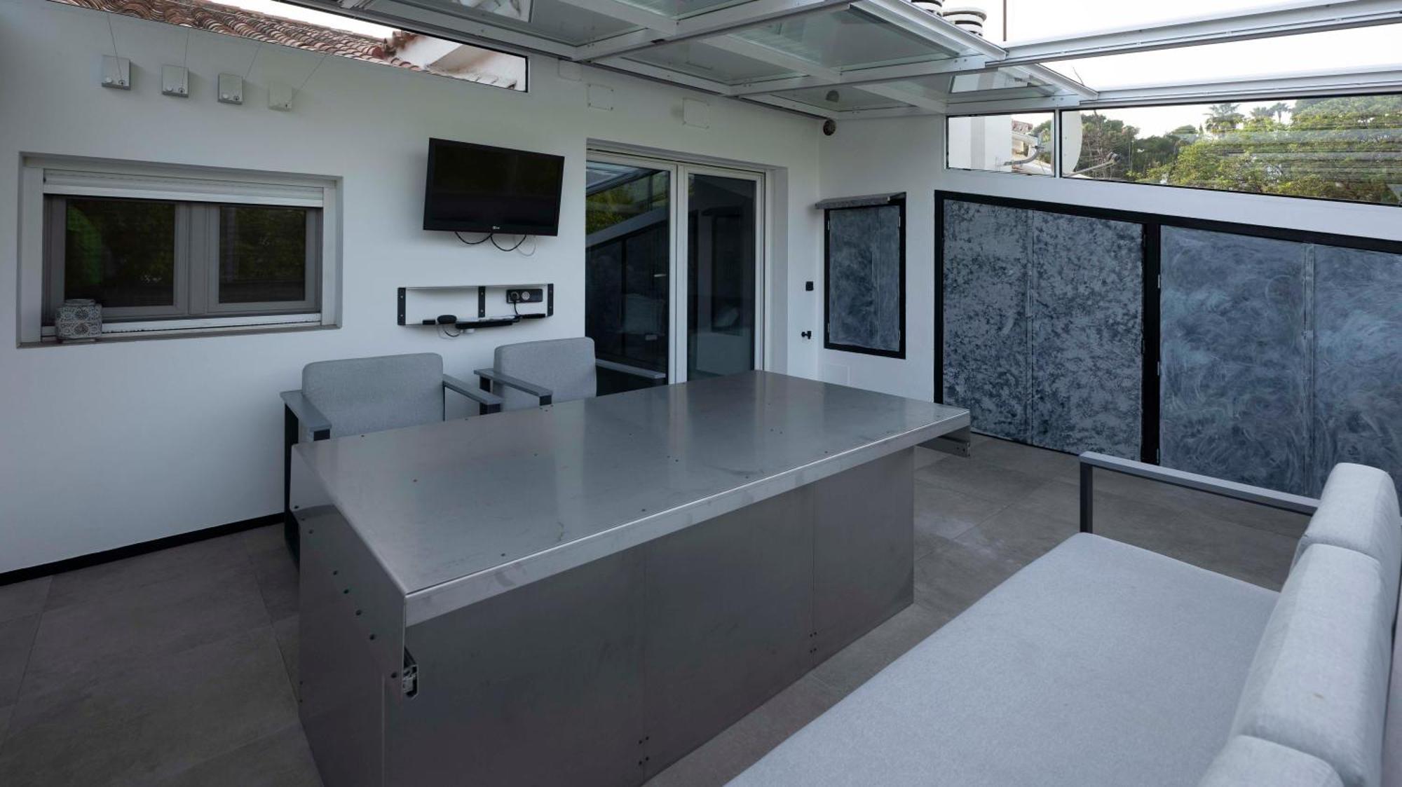 Iron House - Luxury Penthouse With Bathtub