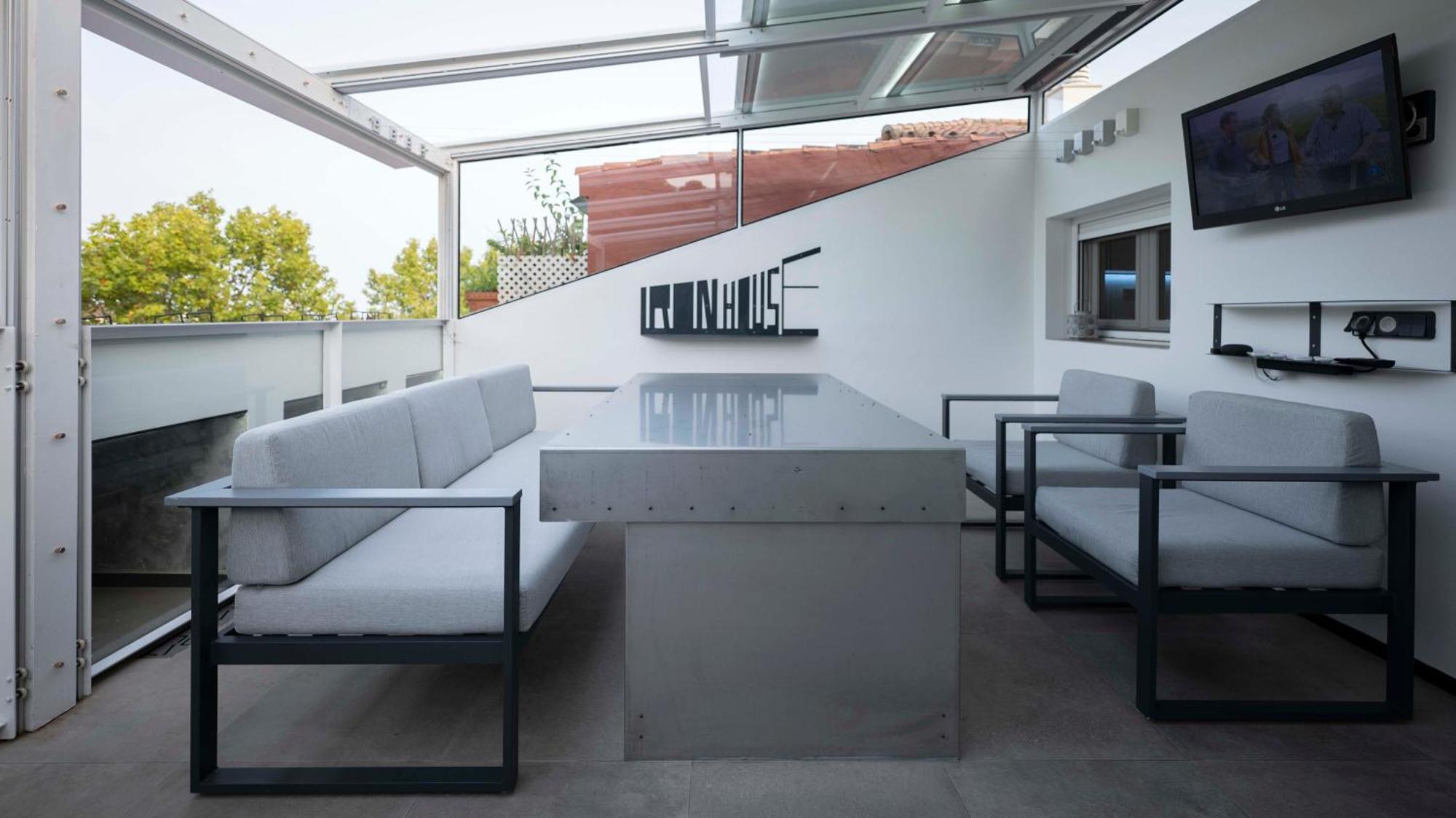 Apartment Iron House - Luxury Penthouse With Bathtub