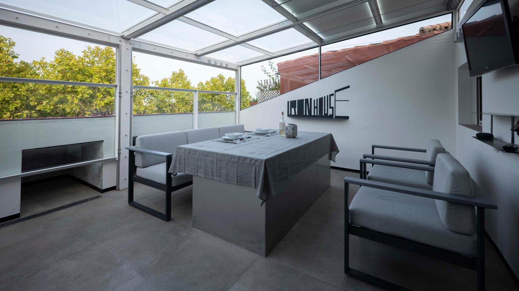 Apartment Iron House - Luxury Penthouse With Bathtub *