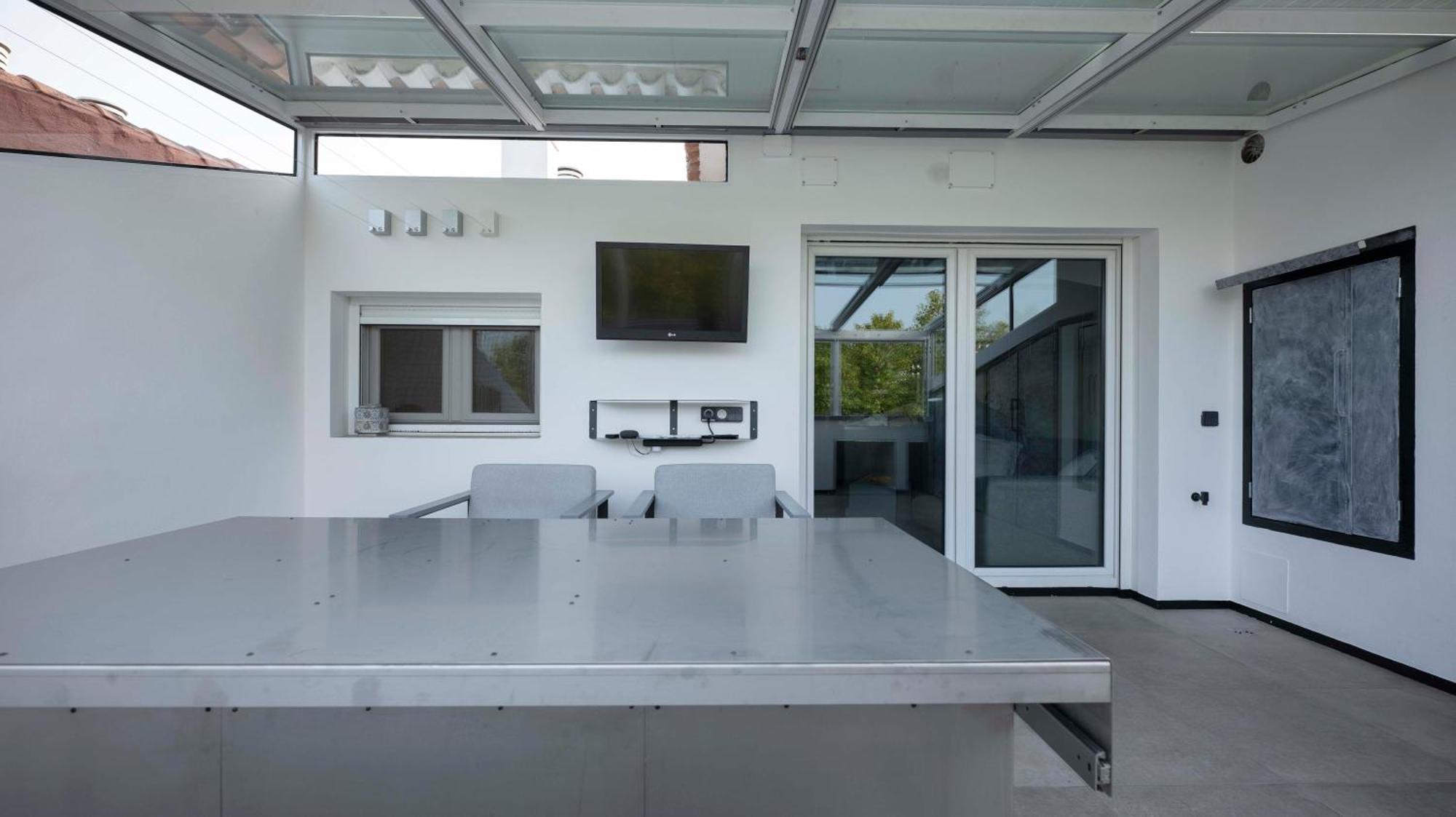 Iron House - Luxury Penthouse With Bathtub Apartment *