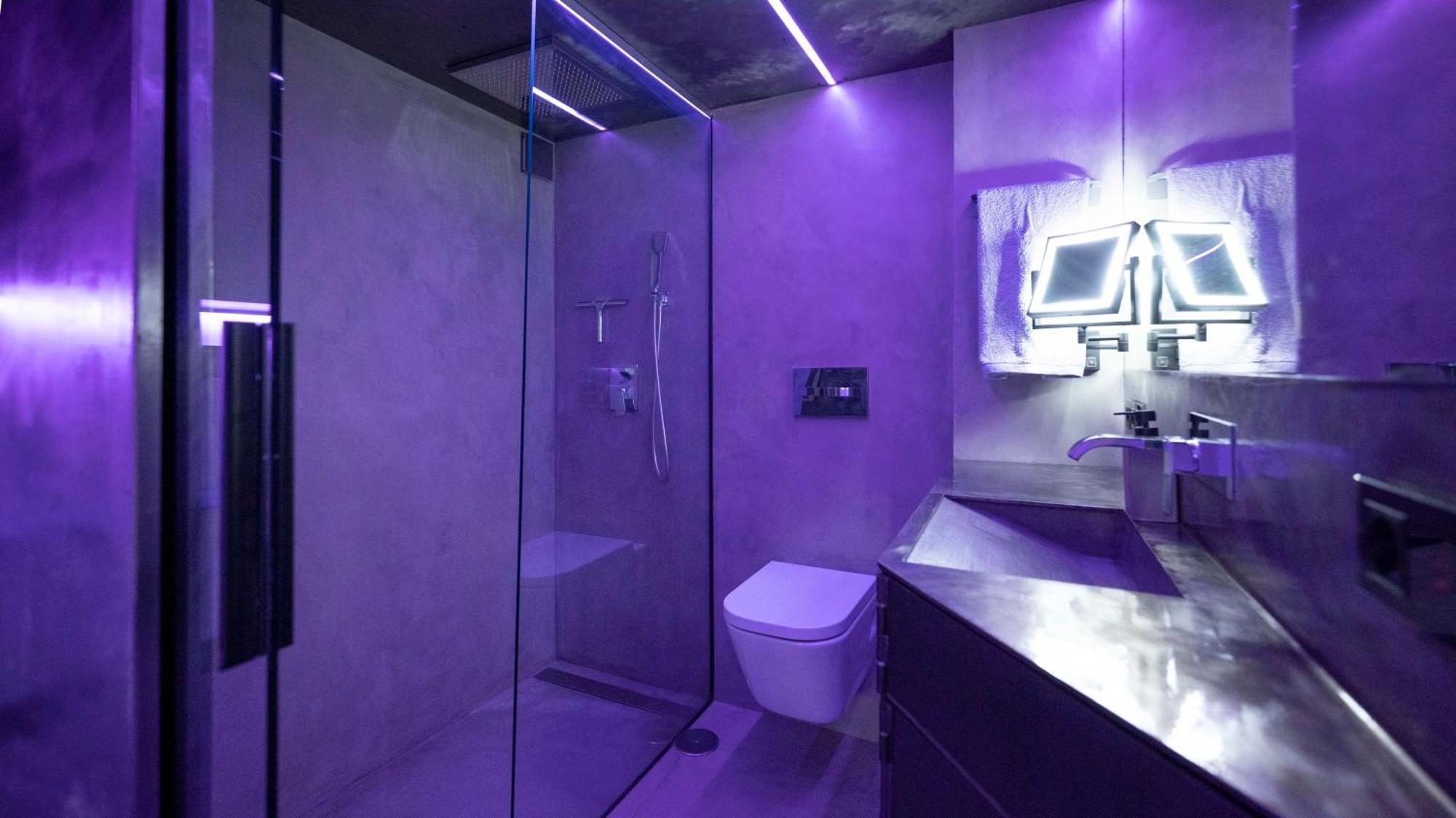 Iron House - Luxury Penthouse With Bathtub Apartment